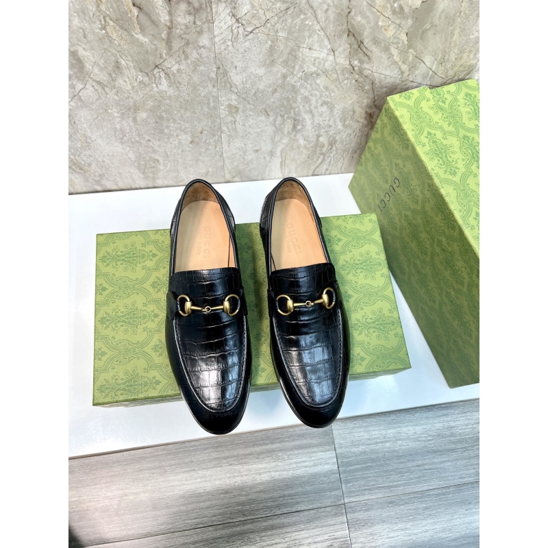 G*u*i leather shoes